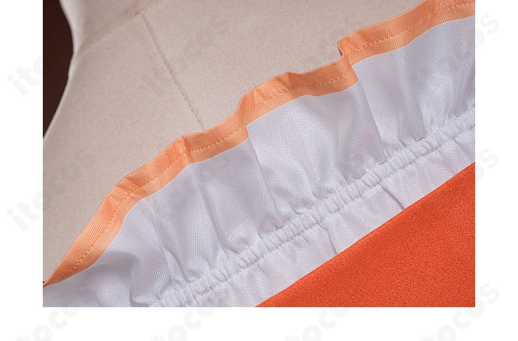 鏡野七罪 コスプレ衣装 襟の装飾。立体的な意匠でウィッチらしい雰囲気を強調。