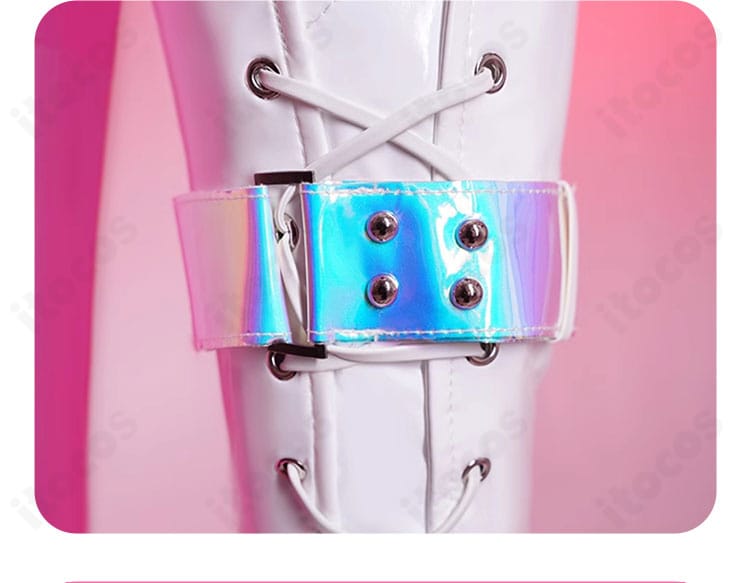 ブーツのレースアップ装飾のクローズアップ。靴ひもの見え方を示す参考画像（本セットに靴は含みません）。