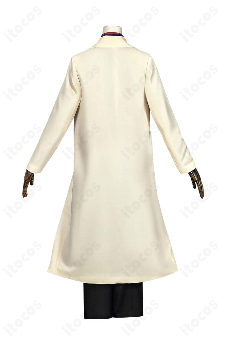 アークナイツ 滌火ジェシカ コスプレ衣装の背面。外套の丈感と背面パネル構成が見える画像