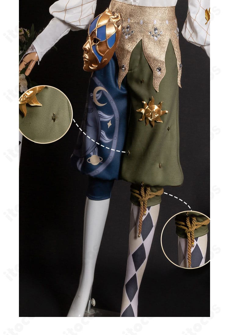 ズボン裾の装飾ディテール。パイピングとカッティングでシルエットを強調