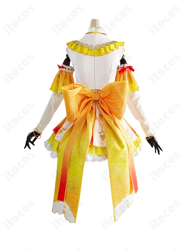 高坂穂乃果 コスプレ衣装の背面図。後ろ姿の意匠とラインが分かり、写真撮影での立ち姿を美しく見せるデザイン。