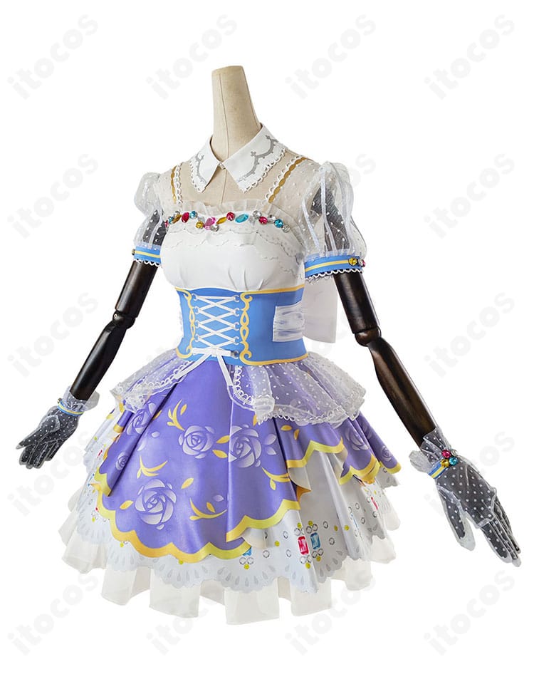 ラブライブ！スクフェス 小泉花陽 ロイヤルプリンセス編コスプレ衣装の側面シルエット。スカートのボリューム感と腕周りのバランスを確認できる画像