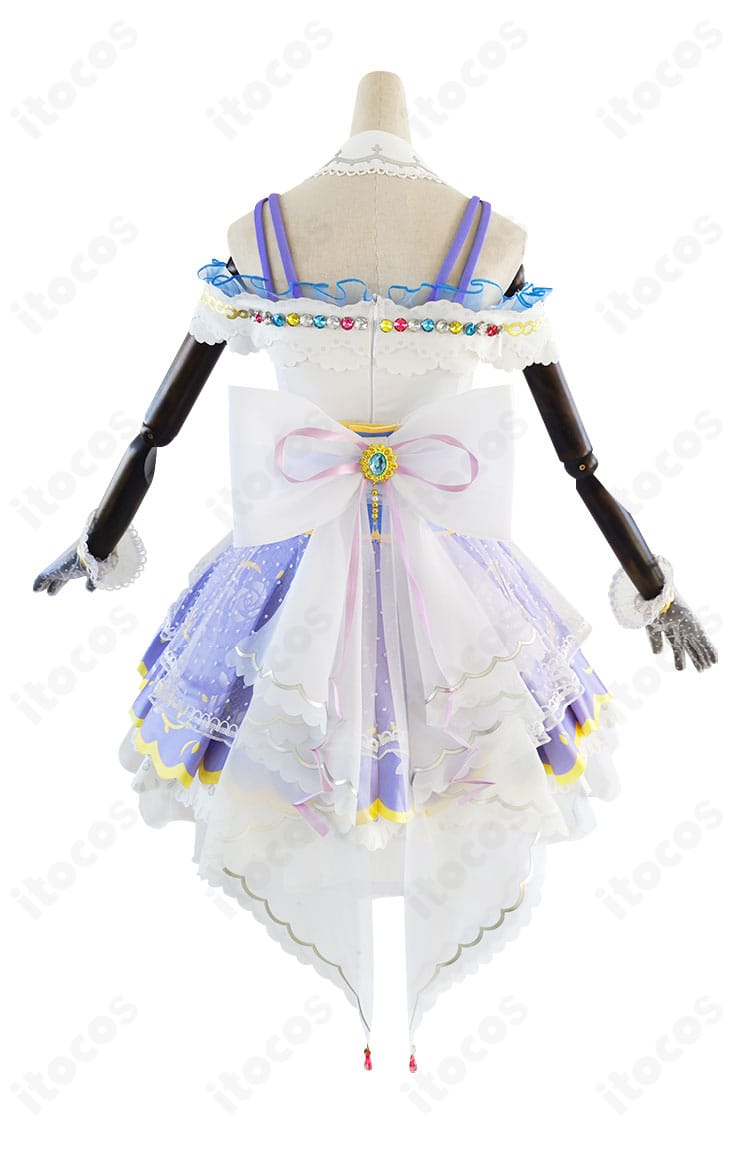 西木野真姫 コスプレ衣装 背面図。大きな蝶結びと背中まわりの意匠を強調した画像