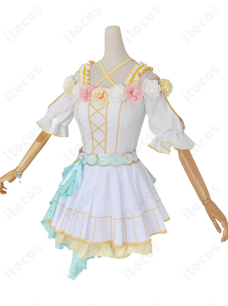 絢瀬絵里コスプレ衣装の側面ディテール。スカートの広がりと腰飾りの重なりが分かる角度。