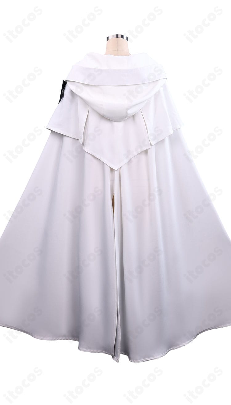 終わりのセラフ 百夜ミカエラ コスプレ衣装の背面。マントの落ち感と裾ライン、背面のシルエットを示す角度の画像