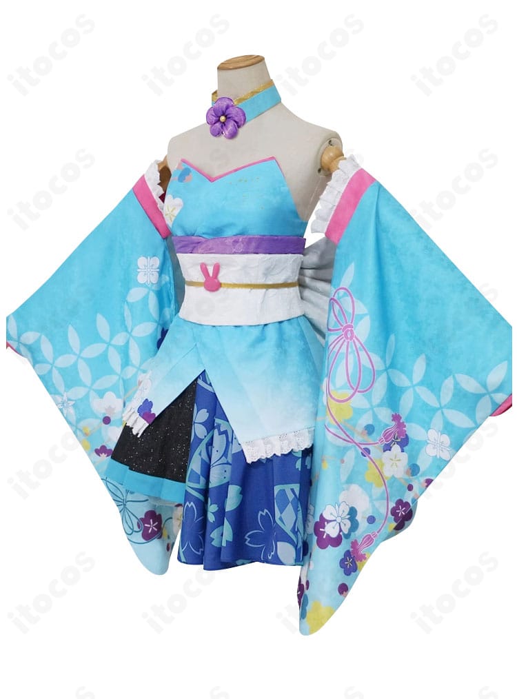 初音ミク 和バニー コスプレ衣装の側面図。ウエストラインとスカートのフレア感、バニーらしいシルエットを確認できます。