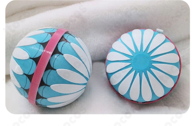 初音ミク 和バニーの髪飾りディテール。上品で可愛らしい意匠を近接で表現。