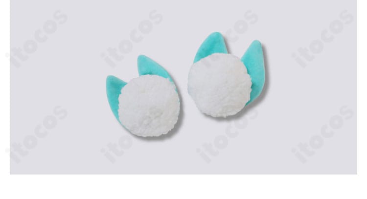 足飾り（靴飾り）の細部。留め具と装飾の配置が分かるクローズアップ。