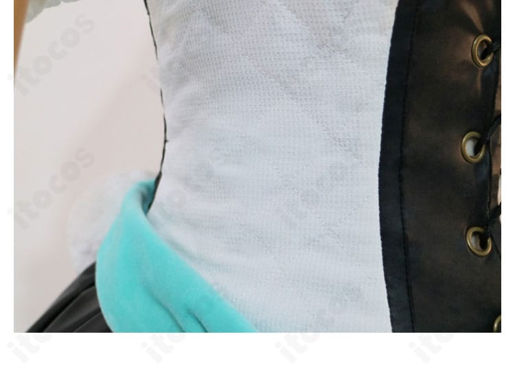 腰部装飾のアップ。装飾パーツの重なりと配置バランスを確認できる画像。