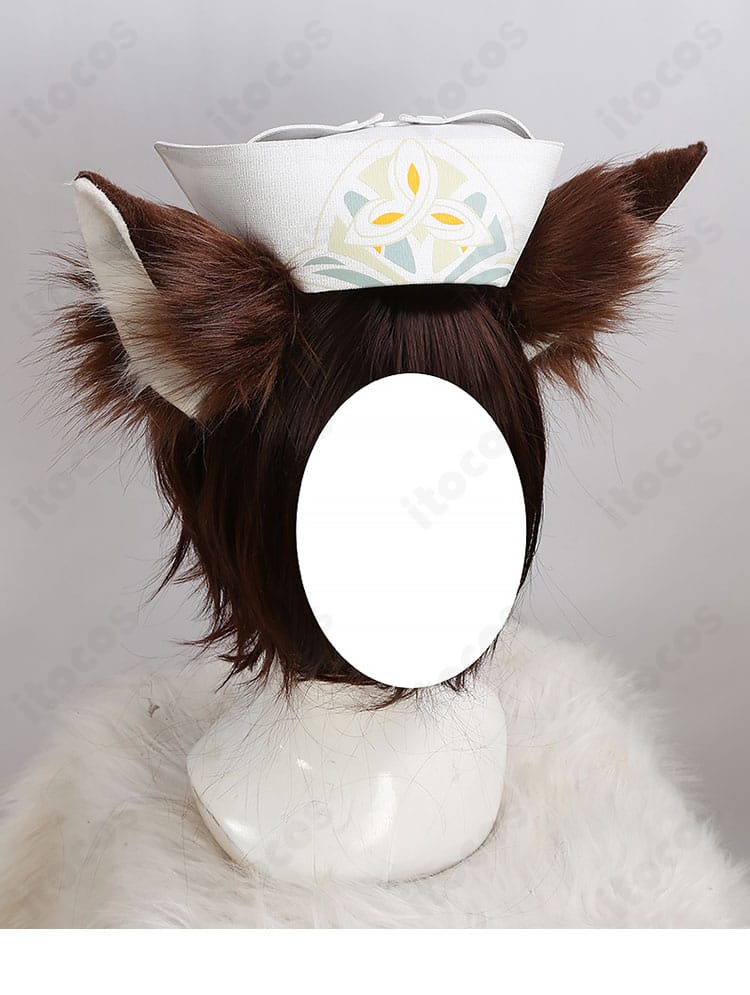 頭飾り（耳パーツ）詳細。ヘッドアクセの形状と装着方法、色味の一致を表現。