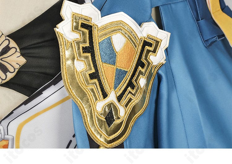 胸元装飾の拡大。精緻な意匠でデュランダルの高潔さを再現