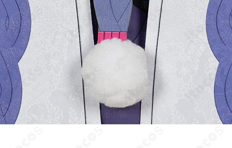 テレサ・アポカリプス衣装の背中装飾ディテール。配列と造形の精巧さに焦点を当てた画像。