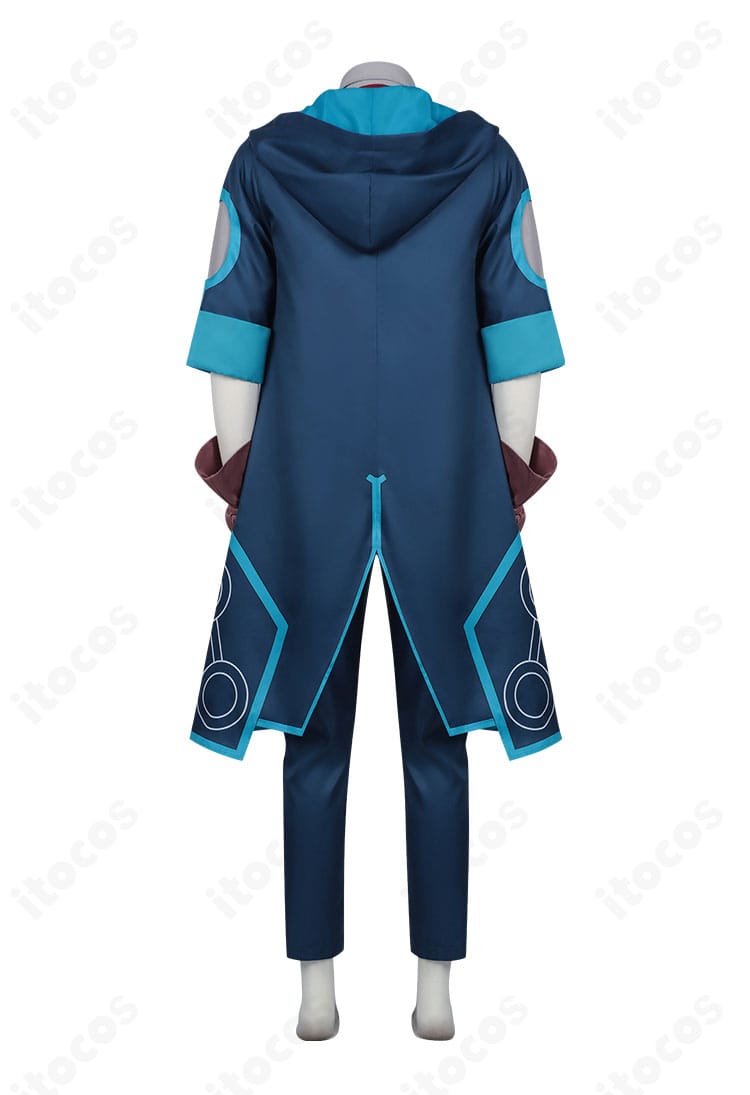 タクミ・イルマ コスプレ衣装の背面図。外套の後ろ姿、ベルト位置、裾の落ち感を確認できる。