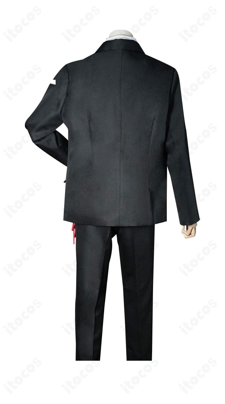 コスプレ衣装・背面ビュー。背面装飾とベント、肩線の再現度を確認できる画像。