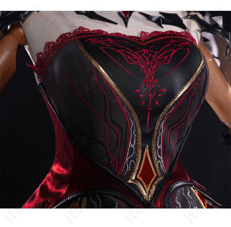 恋と深空 プレイヤーアバター「深紅の熱情」装飾のアップ。胸元から裾にかけた刺繍と装飾パーツの質感が伝わるディテール写真。