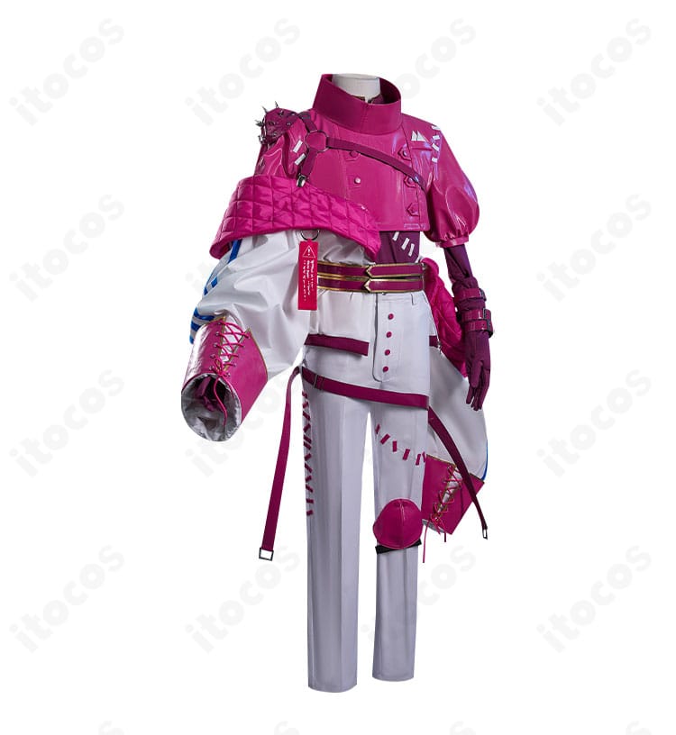 納棺師コスプレの右側全体。外套のラインと袖の可動域、撮影・イベント使用に適したバランスを表現。