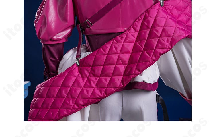 外套背面の全体ディテール。シンプルながら印象的な後ろ姿のシルエット。