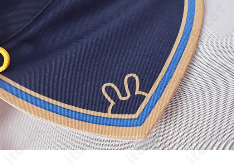 襟装飾の詳細カット。特徴的な襟のデザインと質感を正確に表現