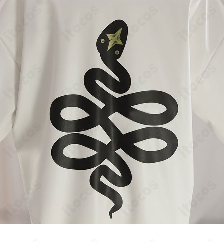 タオ 衣装の袖装飾ディテール。ライン意匠とステッチでシャープな印象に