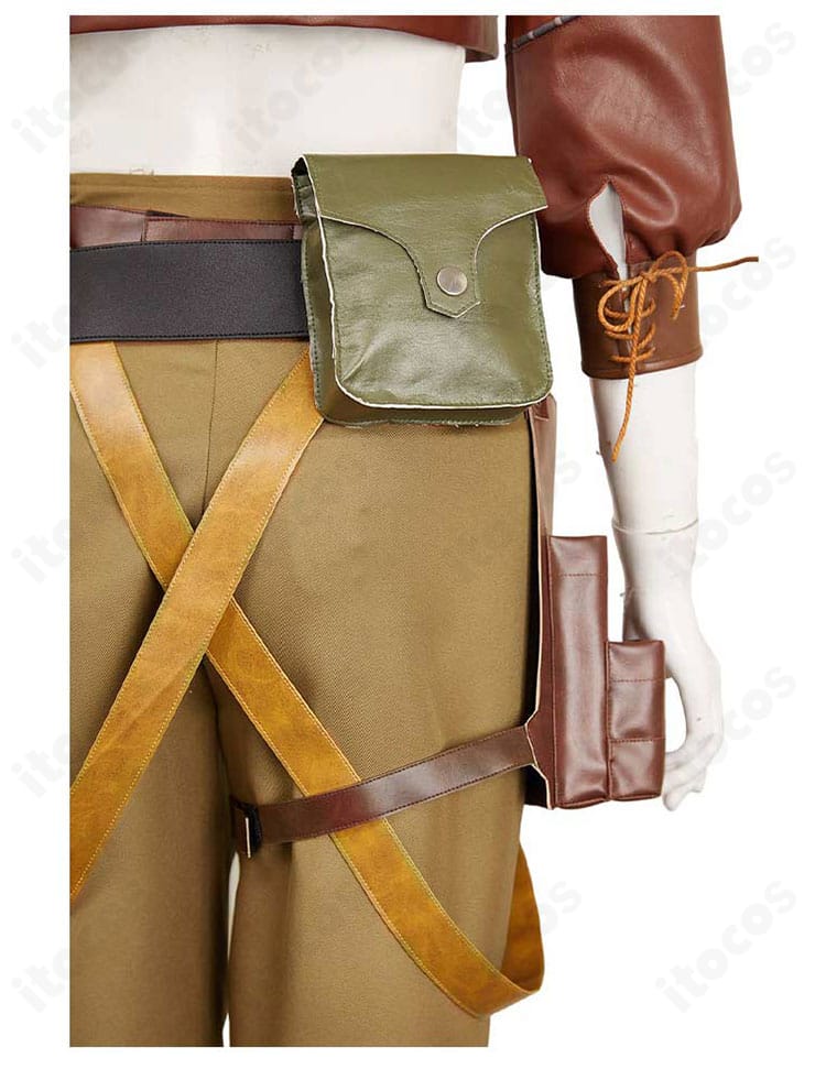 背面腰帯の装飾ディテール。特徴的なモチーフを忠実に再現。