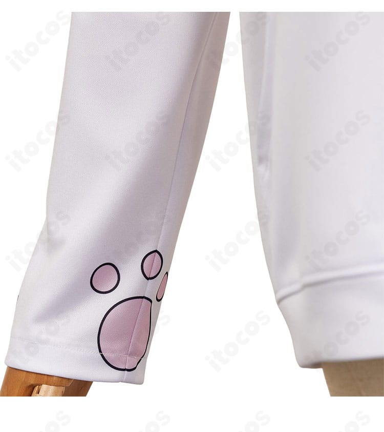 コスプレ用パーカーの袖ディテール。ステッチと装飾の質感が分かるクローズアップ