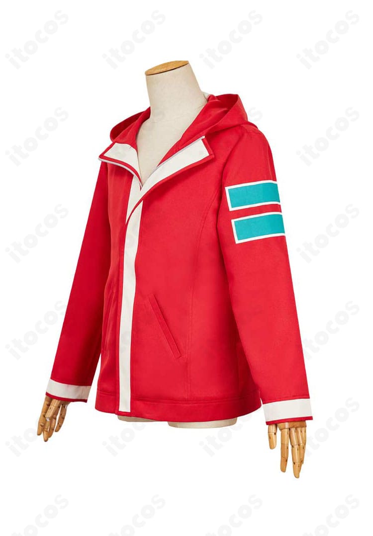 綾瀬桃 コスプレ用コートの左側ディテール。装飾とラインの再現度を示すクローズアップ