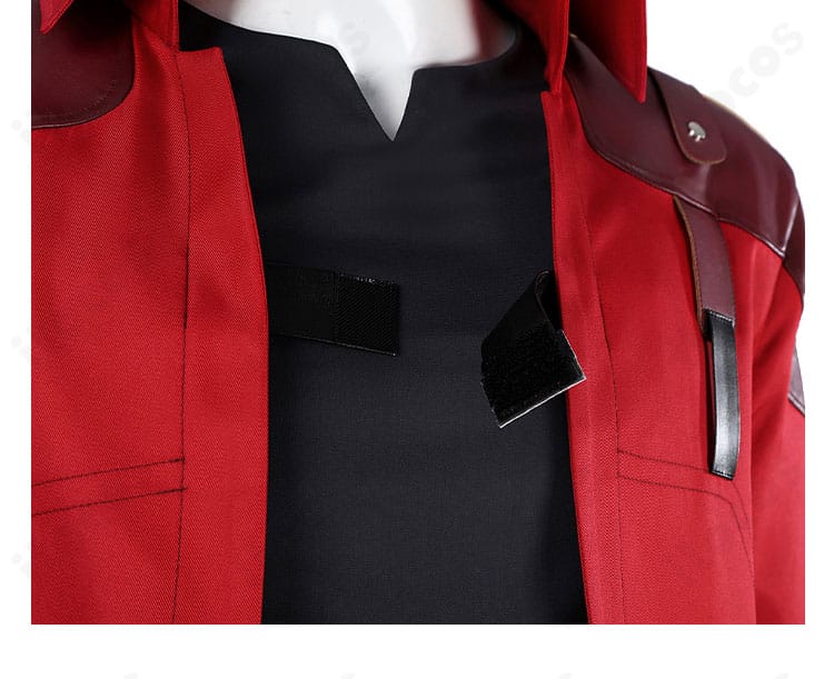 前立てディテールの近接。均整の取れたステッチで高級感のある仕上がり。