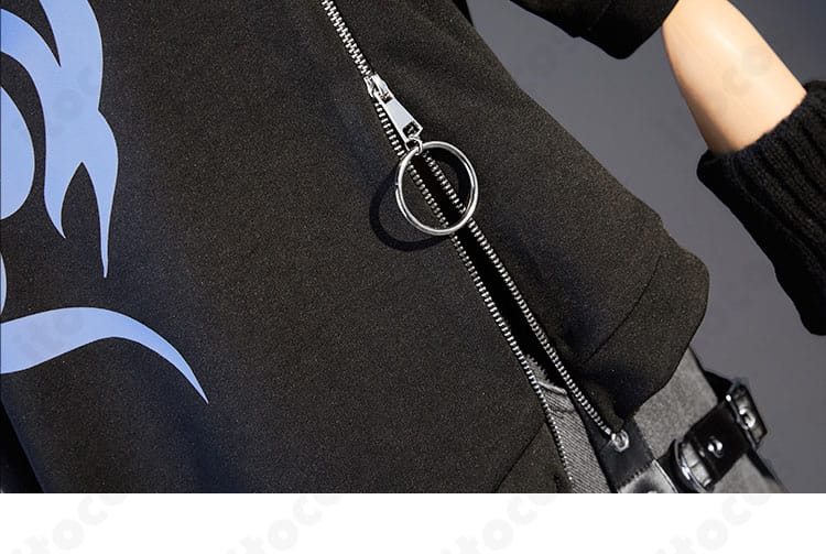 裾周りの装飾ディテール。ステッチと装飾ラインの美しさを示す拡大画像。