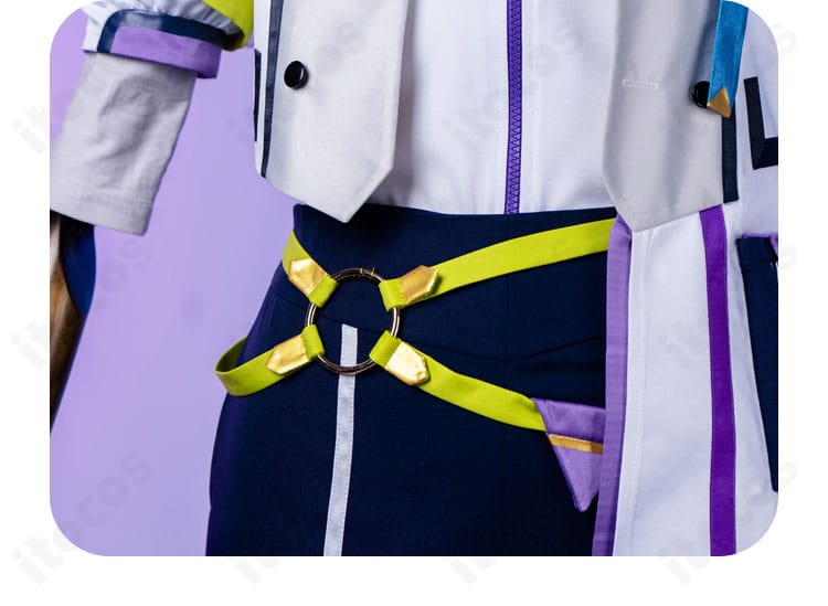 背面生地の質感：コートの落ち感と縫製ラインを示すディテール