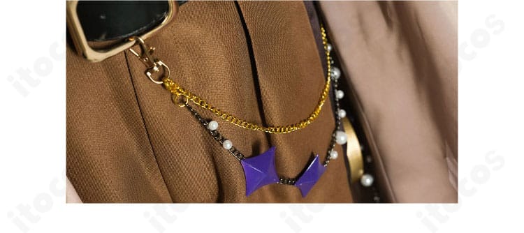 腰飾りのクローズアップ｜ブレイド衣装のアクセントとなる腰飾りの形状と質感