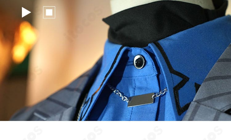 ネックレス装飾の接写。デザインモチーフと質感、留め具の精度が分かるディテールショット。