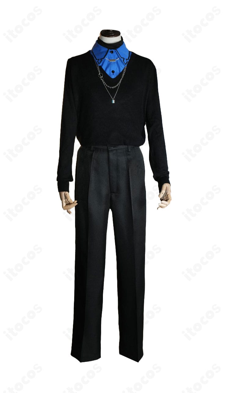 インナーの正面ディテール。刺繍と縫製の精密さ、胸元のアクセント配置が分かるクローズアップ。