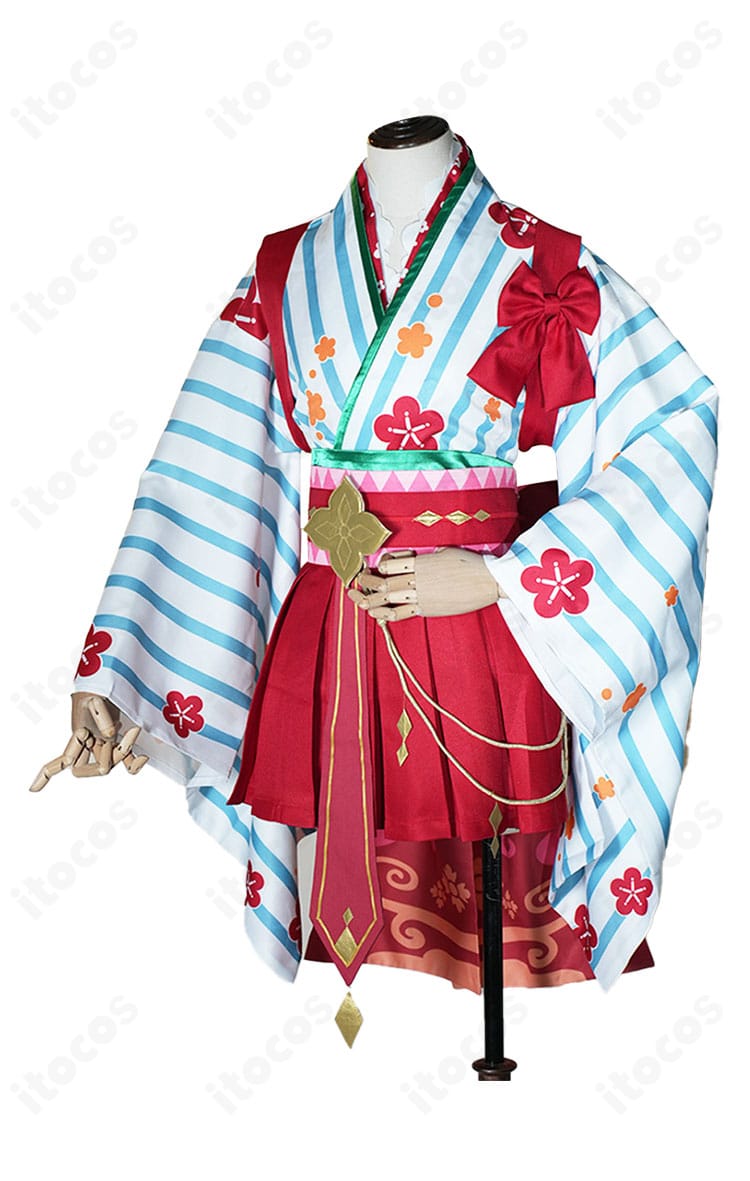 ムイミ 正月ver. コスプレ衣装の左側面ショット。肩から袖への切替とサイドシルエット、フィット感を確認できる構図。