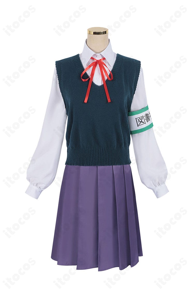 『100カノ』好本静 学園制服コスプレの正面全体図。清楚な配色とVネックベストのラインが分かる。