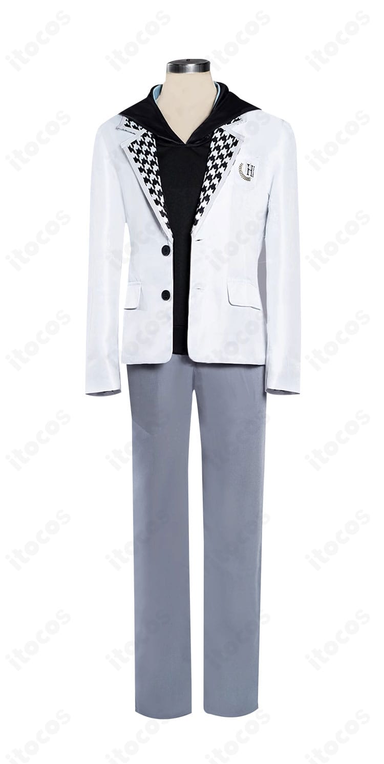 凪誠士郎 コスプレ衣装の装飾ディテール。胸元の刺繍風エンブレムとバッジ、ブレザーのステッチやボタン意匠を接写で確認できます。