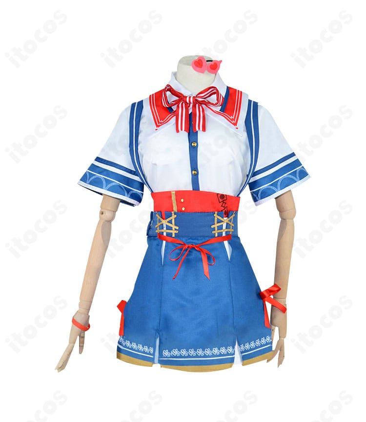 赤井はあとコスプレ衣装の正面全体像。トップスとスカート、スカーフの配置が分かるフルビュー。