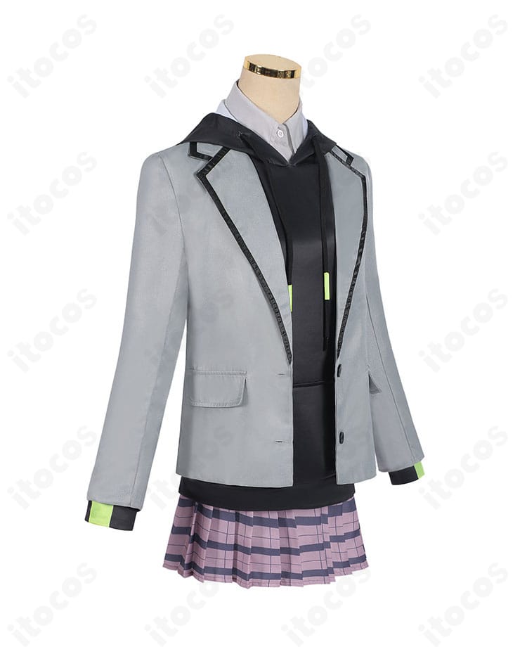 原賀胡桃 コスプレ衣装の側面。コートのシルエットとプリーツの落ち感、重ね着の厚みを確認できる写真