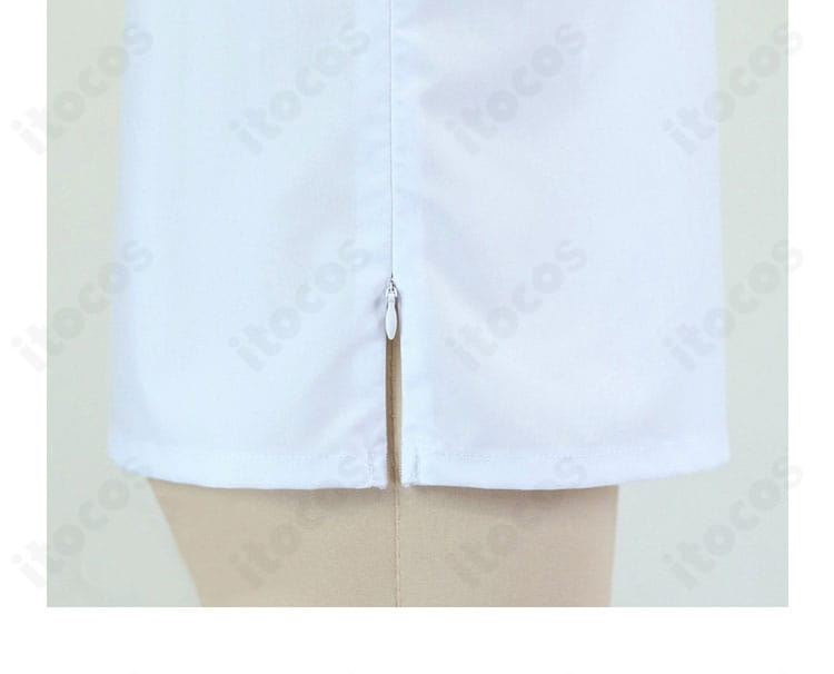 衣装チェーン（衣链）部分のクローズアップ。アクセントになる金属パーツで印象を引き締める。