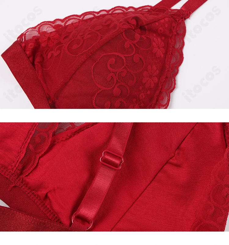 京極サツキ衣装のインナー詳細。トップスの構成と着合わせの質感を示す画像。