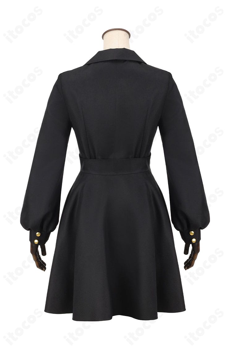 元宮チアキ衣装の背面ディテール。背面縫製、装飾ライン、ベンツ周りの処理が見えるクローズアップ。