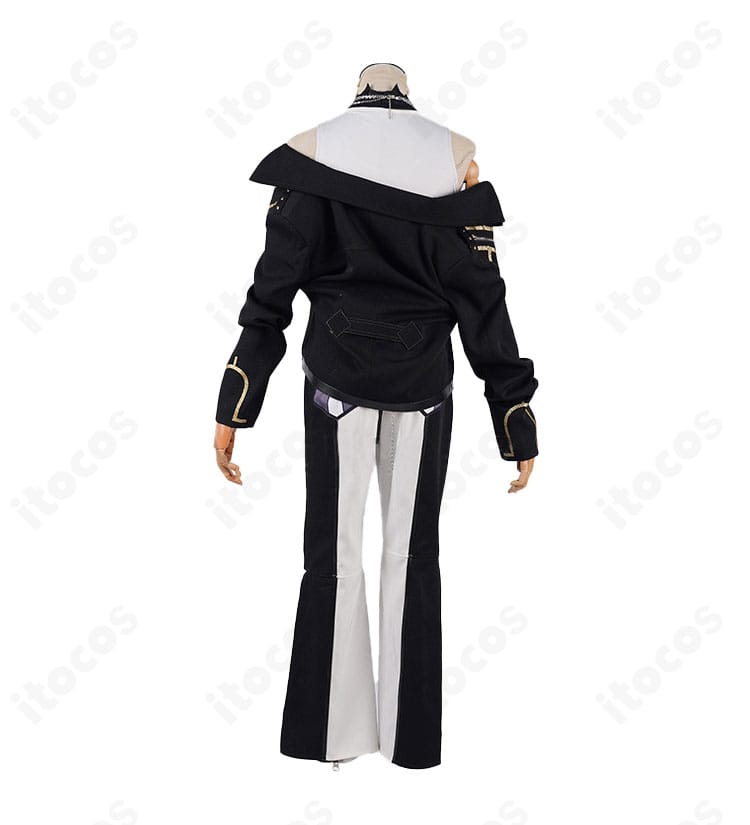 ホロライブ 響咲リオナ コスプレ衣装の背面。コートの切り替え線や装飾配置まで忠実に再現したディテール。