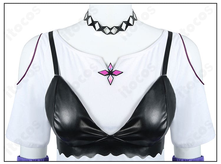 ホロライブ 綺々羅々ヴィヴィのネックレスと襟飾りのクローズアップ。光沢感と装飾の質感が伝わるディテール画像