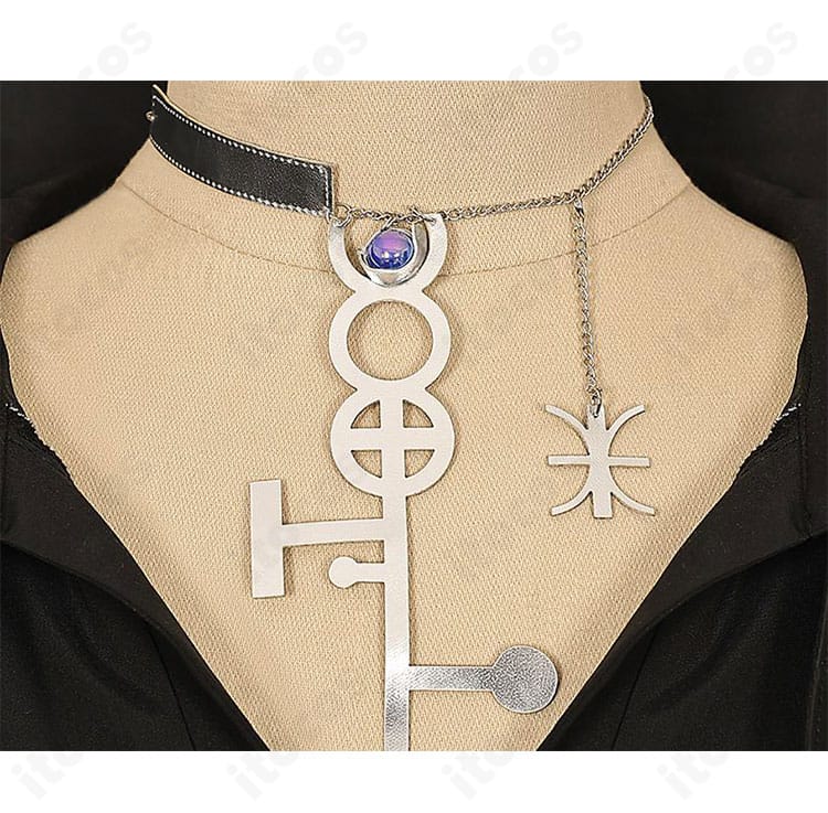 アークナイツ ソーンズ 引星コスプレ衣装のネックレス詳細。精巧な造形で胸元のアクセントを強調。