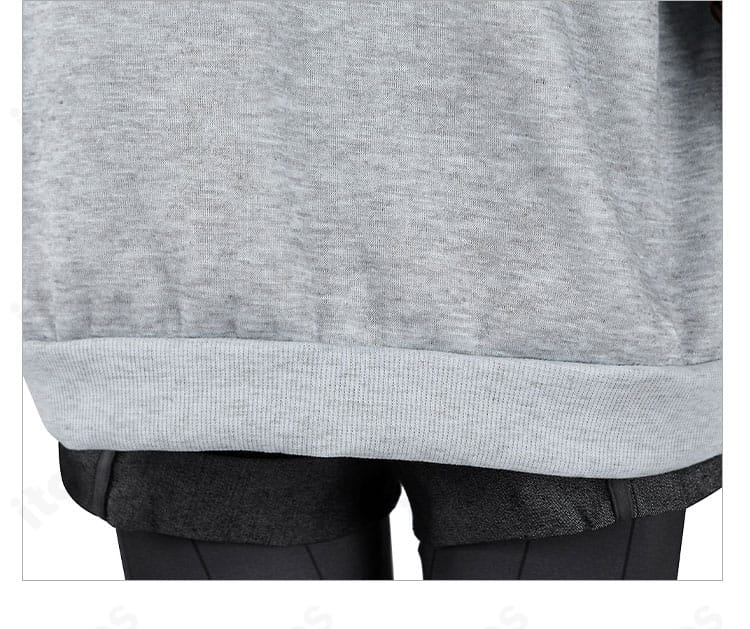 パーカー外套の裾ディテール。リブとヘムラインの質感