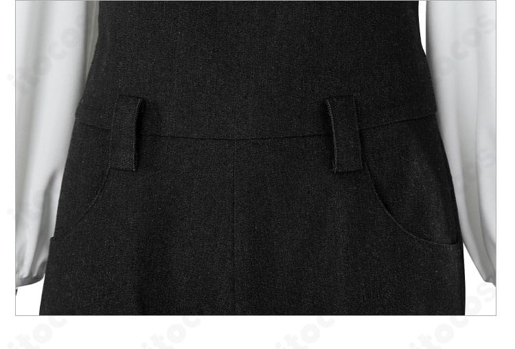 インナーシャツのウエストディテール。タックとフィット感