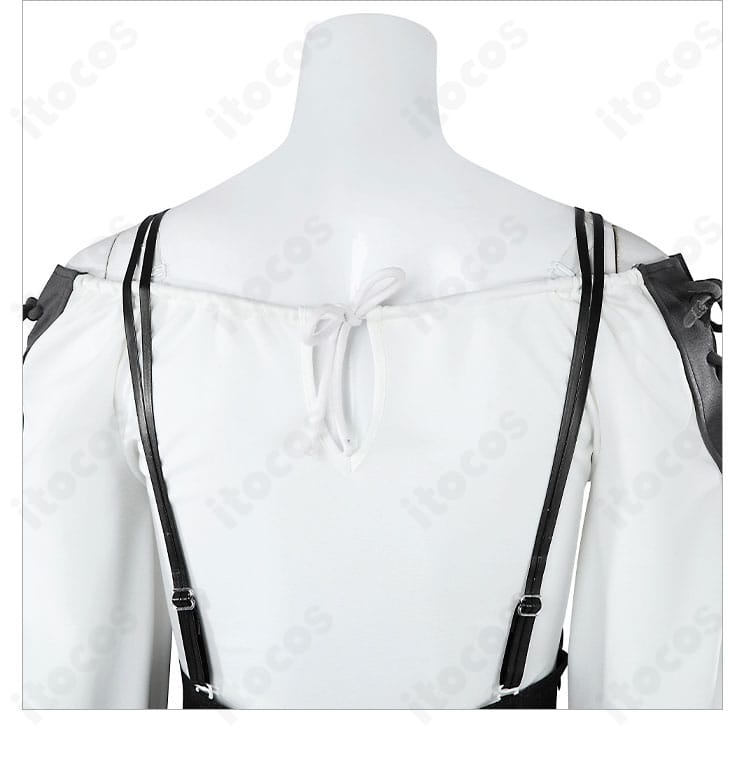 インナーシャツの背面ディテール。ヨークとシルエット