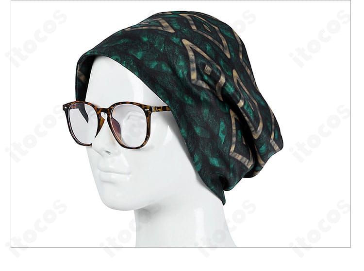 眼鏡とヘッドスカーフのディテール。顔周りアクセのコーデ例