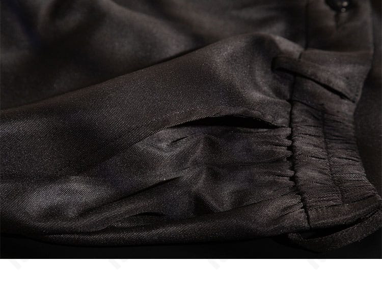 アークナイツ ルーメン衣装のズボン装飾。腿周りの意匠とラインの見え方を示す写真