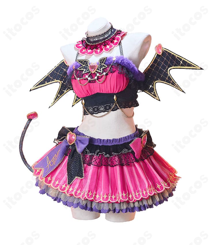 サイドビューで分かる津島善子 小悪魔編コスプレ衣装のシルエットと装飾配置