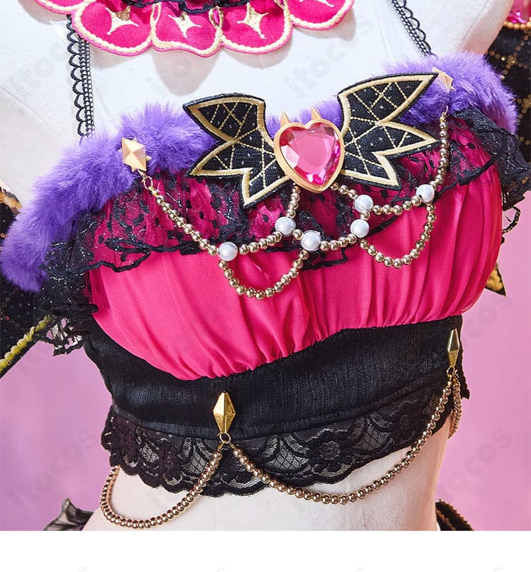 胸元・腰飾りなど装飾パーツの近接写真（津島善子 小悪魔編）